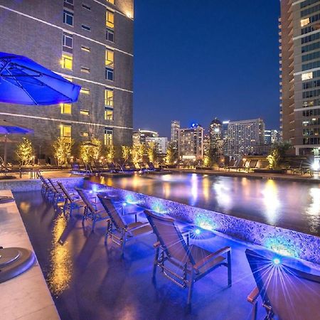 Downtown Dallas Apt With View Walking Distance To Aac With Free Parking Pool Wifi 외부 사진